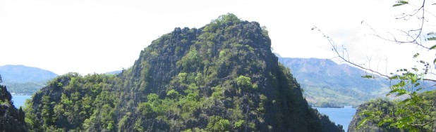 Toegang tot Kayangan Lake, heilig voor de Calamian Tagbanwa